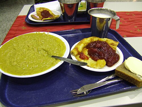Pea soup and pancakes from Sweden