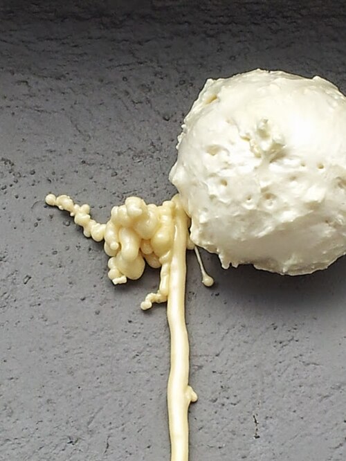 Spray foam gun