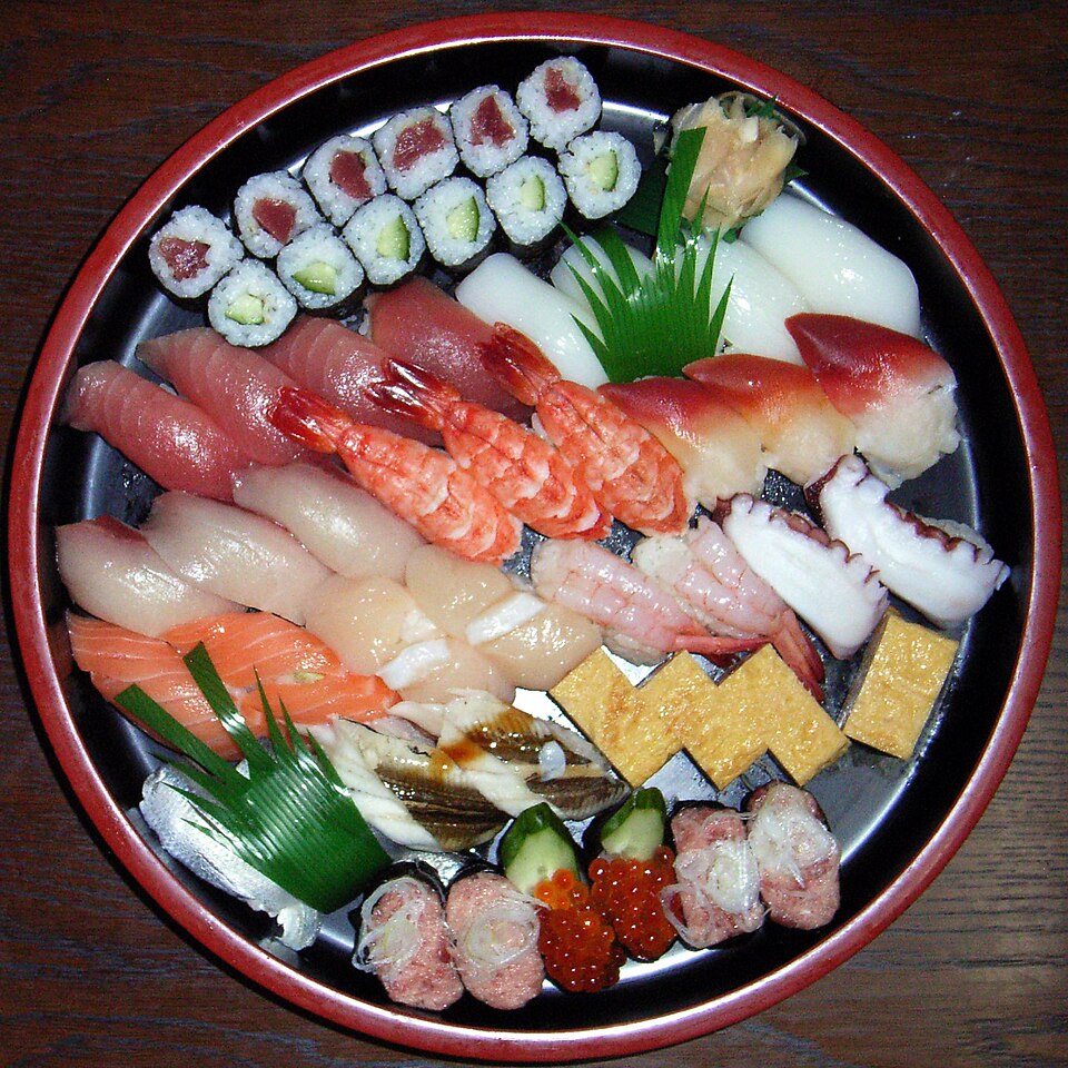 日本の寿司の盛り合わせ