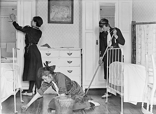 House cleaning side hustle context