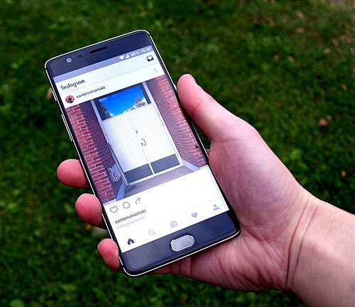 Indie mobile app side hustle context