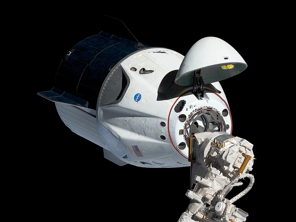 Crewed capsule