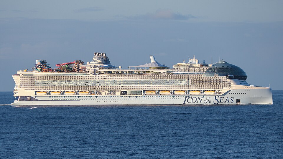 Cruise ship