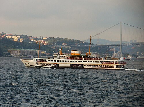 İstanbul ferries — iconic ferry
