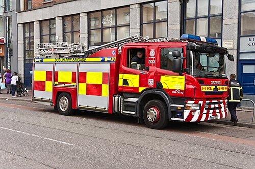 TIL aerial platform — iconic fire engine